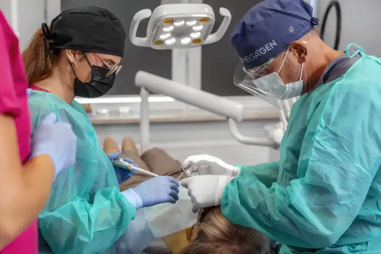 Szwy po zabiegu stomatologicznym - kiedy się rozpuszczają?