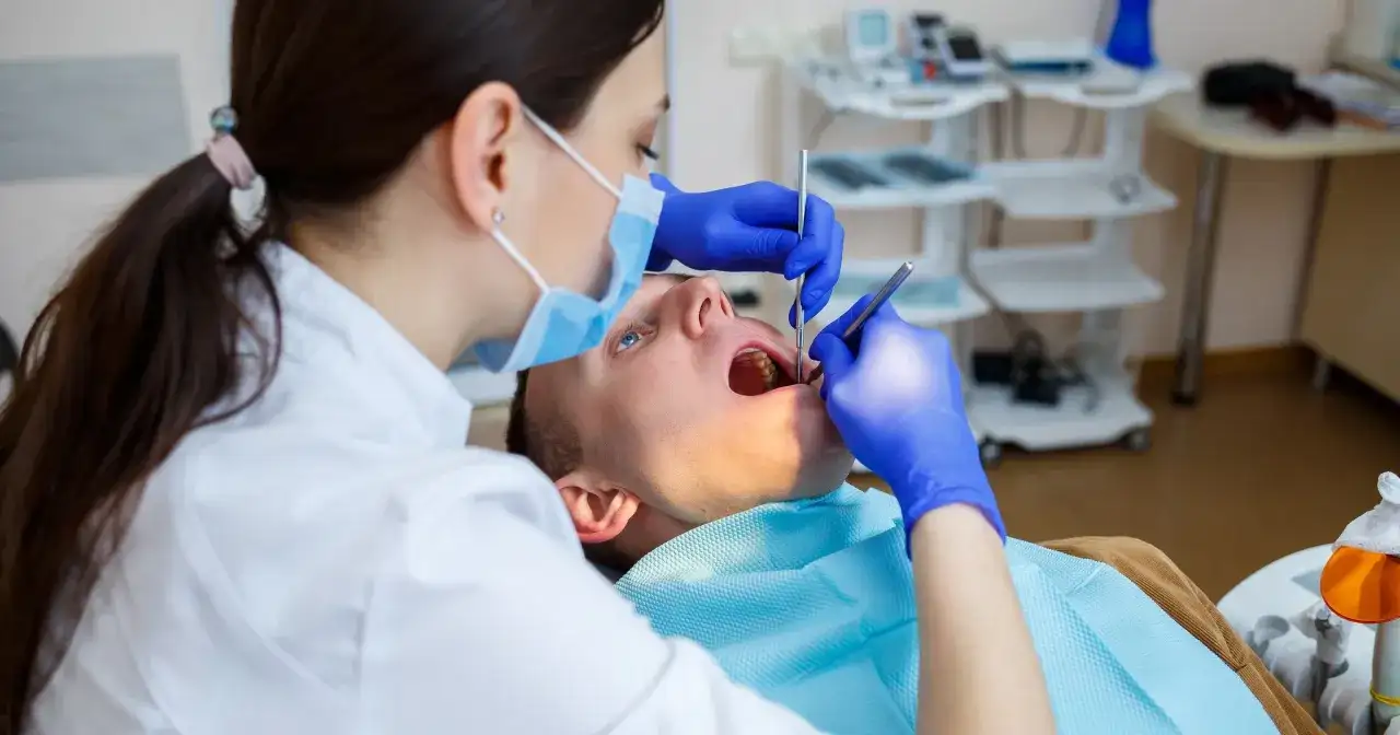 Czy dentysta może wystawić L4? Kiedy dostaniesz e-ZLA